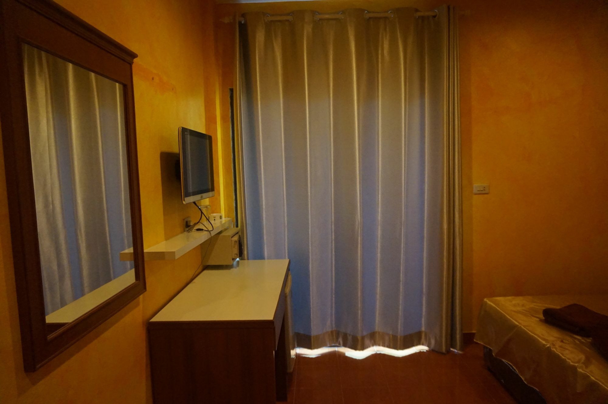 Ban Elephant Blanc Apartment Pantai Kata Luaran gambar